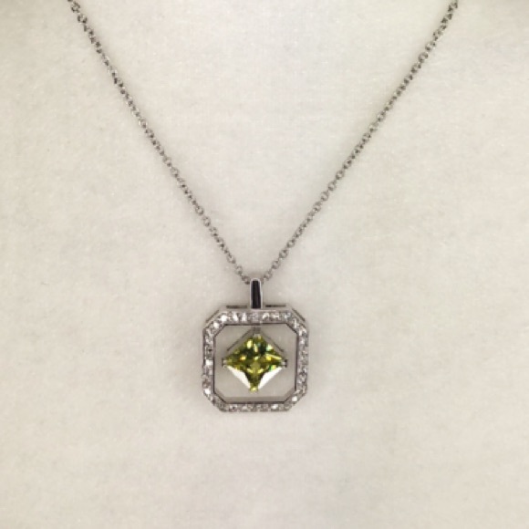 Jewelry - Silver and green gemstone necklace